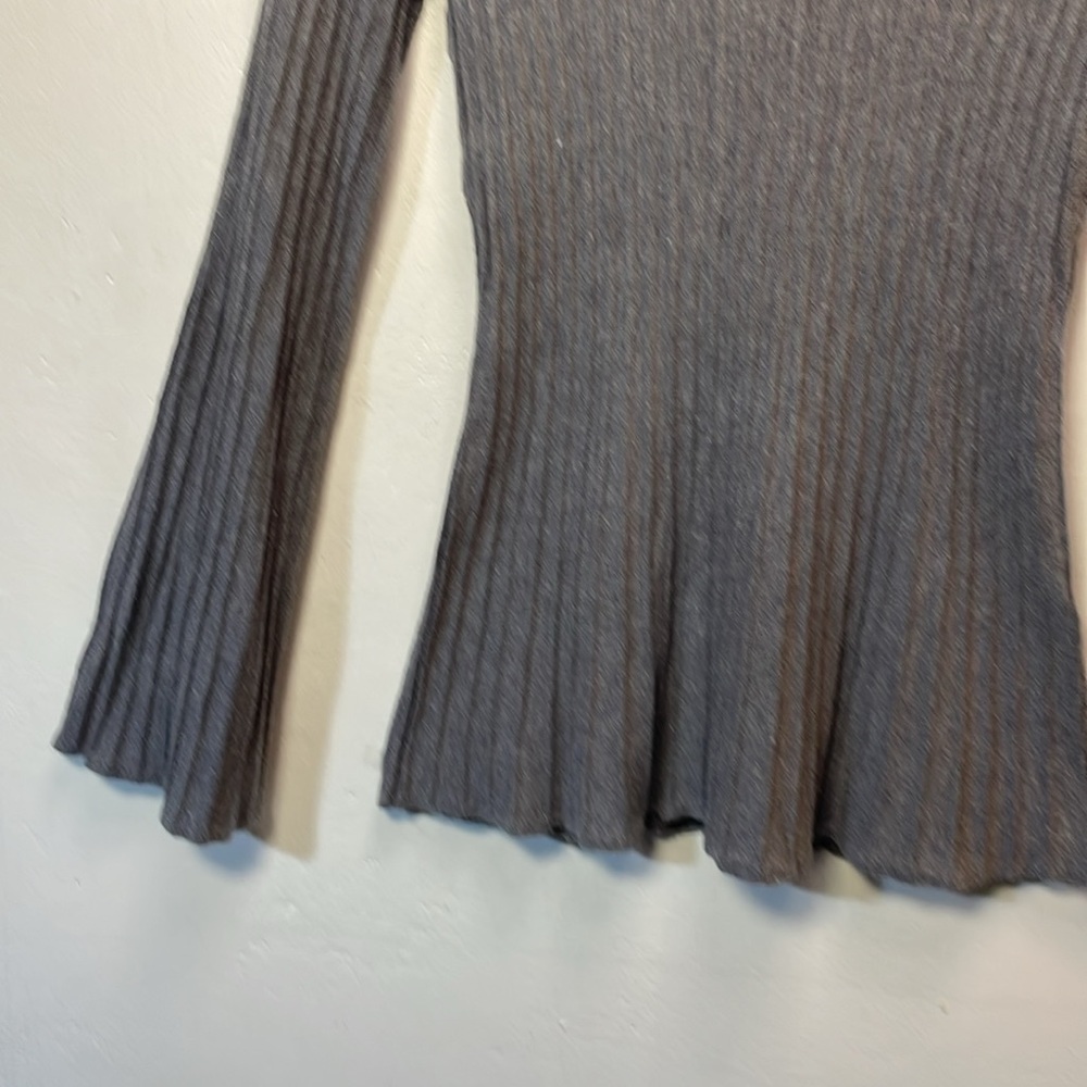 CYRUS Fitted Round Neck Flair Bottom Bell Sleeve Grey Flirty Sweater  -S- #0024 - Picture 5 of 10